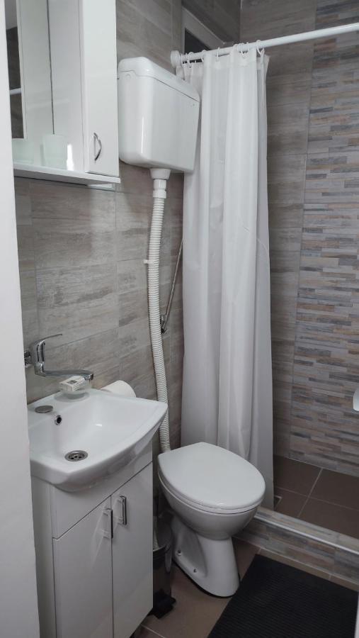 Airport Air Apartment *